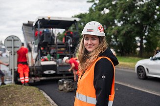 Technical support Image of an employee at work
