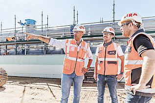 Aykut with his Team on a construction site