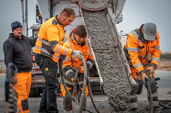 STRABAG - Betonmischer im Einsatz