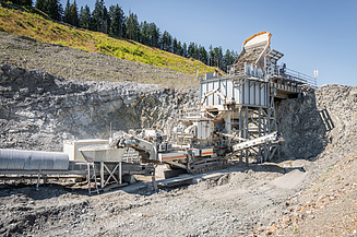 STRABAG Diabaswerk-Saalfelden während der Arbeit