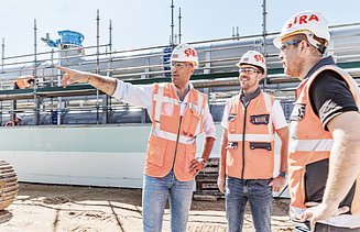 Aykut with his Team on a construction site