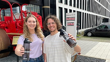 Porträt-Foto zwei lächelnder Personen