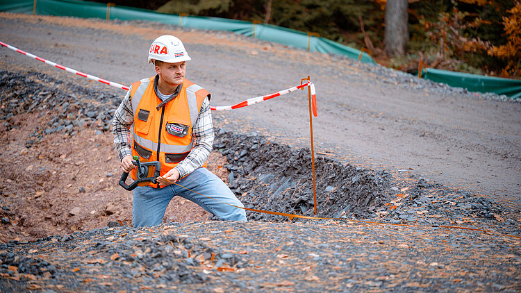 Sandro im Einsatz auf der Baustelle