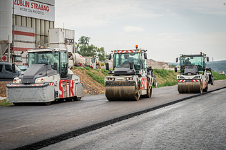 STRABAG Walze während der Arbeit