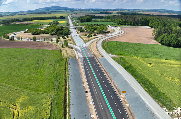 STRABAG - Vogelperspektive auf eine Autobahn