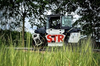 STRABAG Walze während der Arbeit STRABAG Walze während der Arbeit
