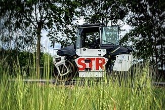 STRABAG Walze während der Arbeit STRABAG Walze während der Arbeit